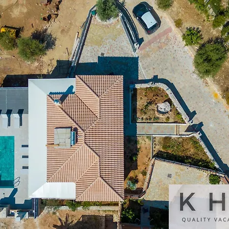 别墅 Leo's Red Stone & White Stone Made Villas, 2 With Private Pool In Village *