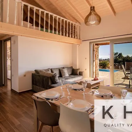Leo's Stone Made Villa! Καραβάδος