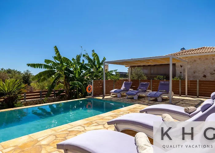 Villa Leo's Red Stone & White Stone Made Villas, 2 With Private Pool In Village Karavádhos