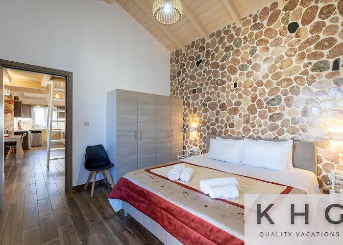 Leo's Red Stone & White Stone Made Villas, 2 With Private Pool In Village Karavádhos