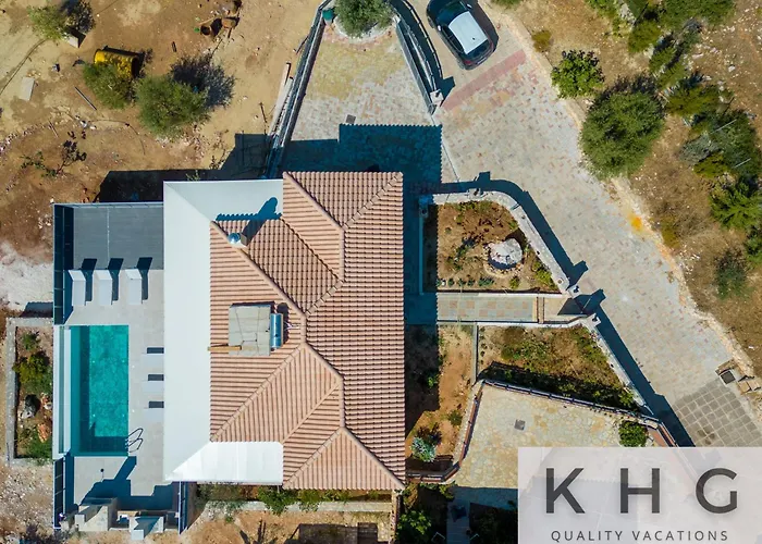 Villa Leo's Red Stone & White Stone Made Villas, 2 With Private Pool In Village *