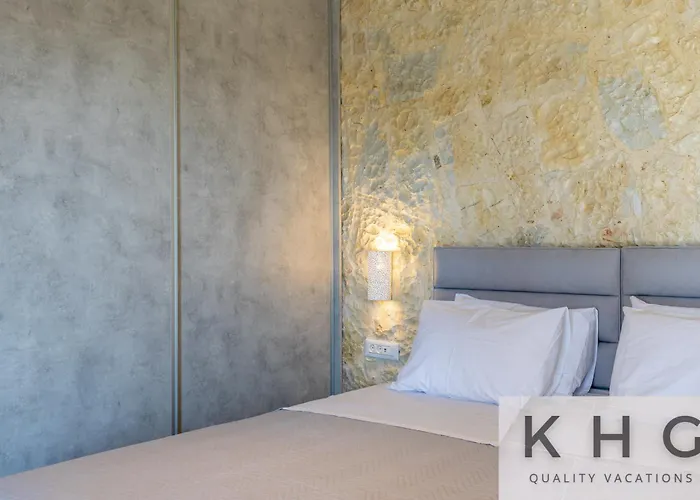 Leo's Red Stone & White Stone Made Villas, 2 With Private Pool In Village Karavados