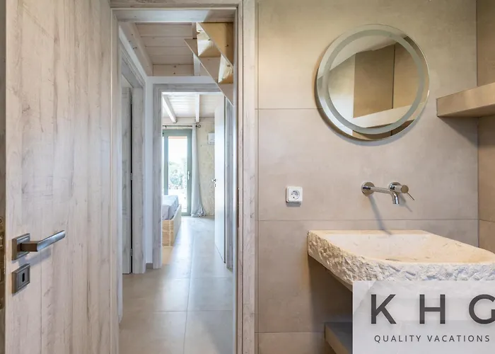 Leo's Red Stone & White Stone Made Villas, 2 With Private Pool In Village Villa Karavádhos