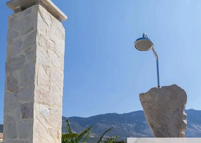 Leo's Red Stone & White Stone Made Villas, 2 With Private Pool In Village Villa Karavádhos