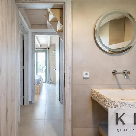 Leo's Red Stone & White Stone Made Villas, 2 With Private Pool In Village Villa Karavádhos