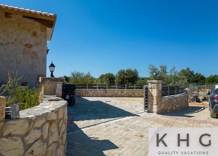 فيلة Leo's Red Stone & White Stone Made Villas, 2 With Private Pool In Village *